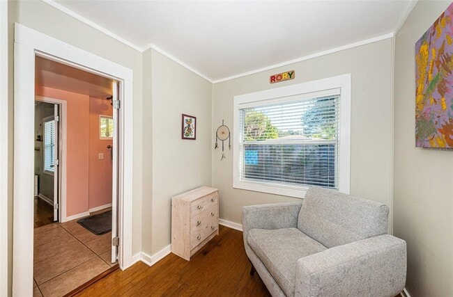 Building Photo - 1009 8th St N