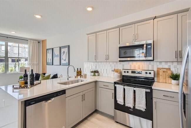 Building Photo - 135 SW 171st Ln