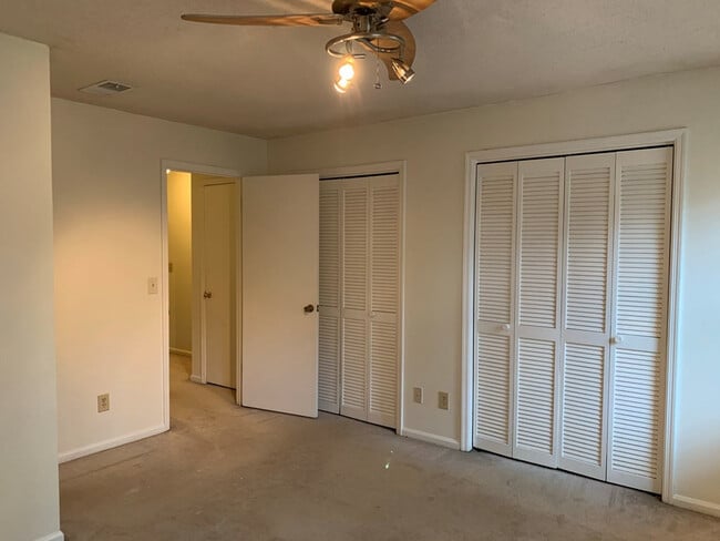 Building Photo - 324 Joshua Tree Dr