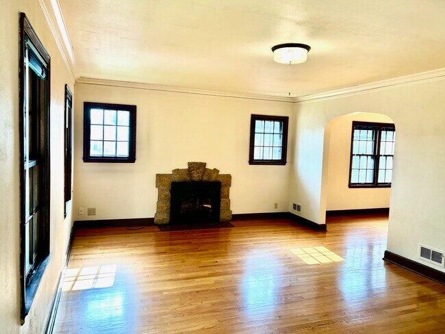 Building Photo - 2551 University Ave