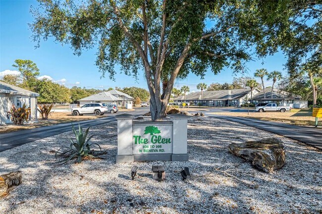 Building Photo - 952 N Beneva Rd