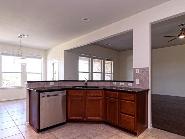 Building Photo - 133 Rain Lily Cir