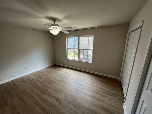 Building Photo - 6950 Sawnee Terrace