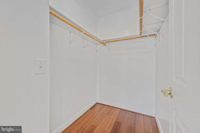 Building Photo - 2433 3rd St NE