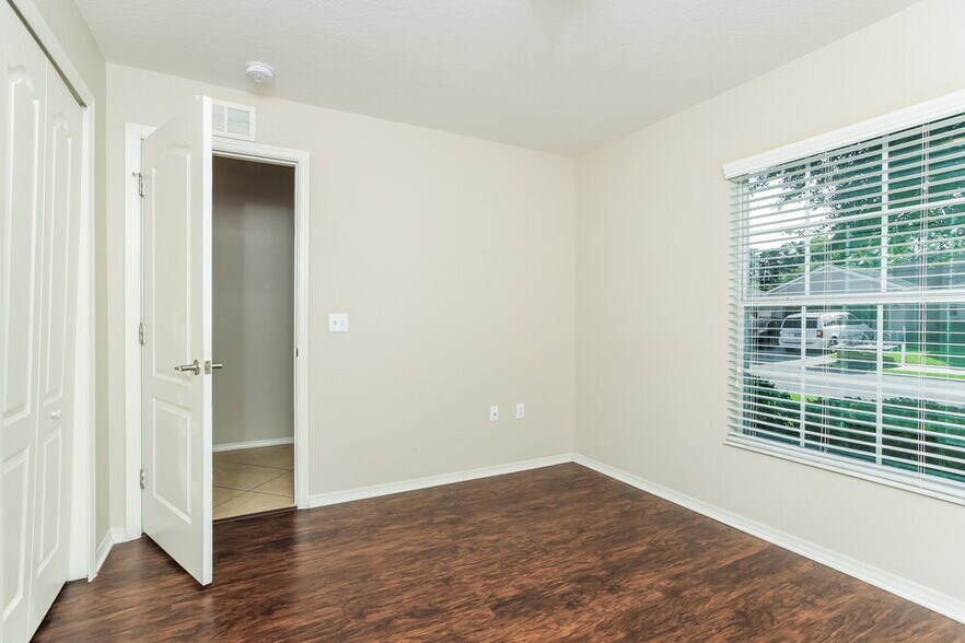 Building Photo - 727 Barrister Dr