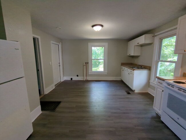 Building Photo - Rossville 2-Bedroom House