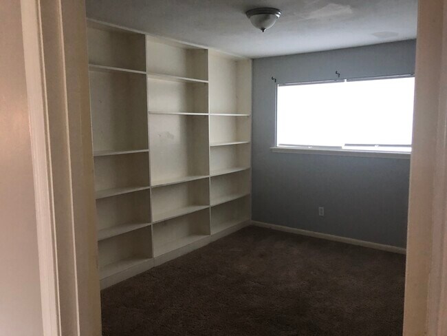 Building Photo - 10915 Gatlinburg Dr