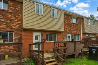 Building Photo - 442 Brierly Ln