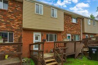 Building Photo - 442 Brierly Ln