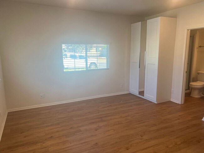 Building Photo - Charming, Open Concept, Single, Granada Hills ADU! Ready for Immediate Move-In!