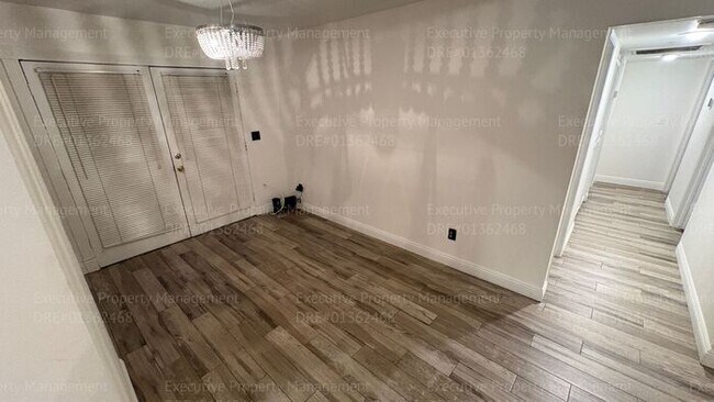 Building Photo - 3 bedroom 2 bathroom home with pool and near shopping centers.