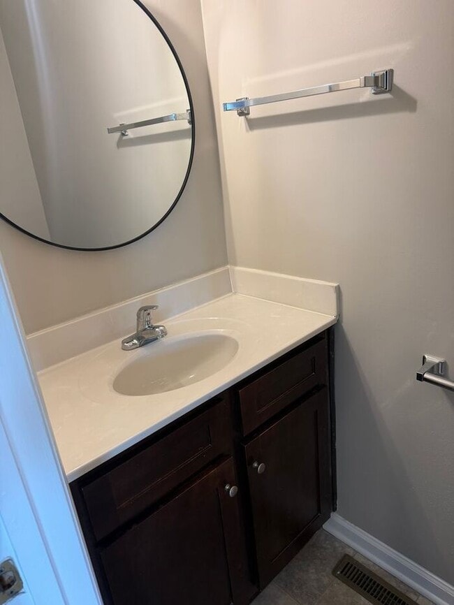 Building Photo - Spacious Two Bedroom Townhome In Kannapolis