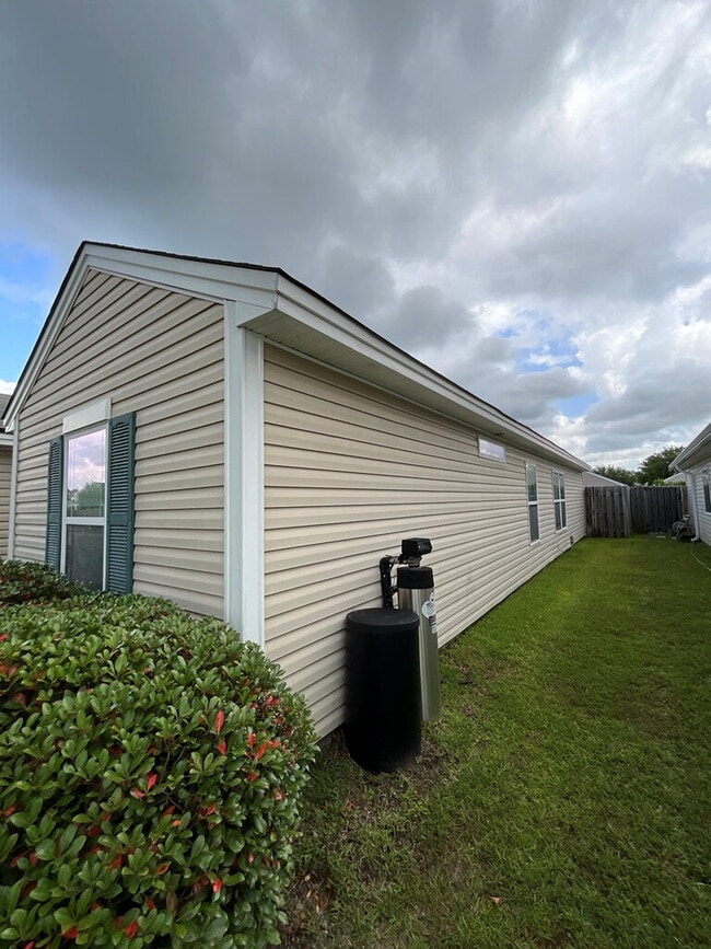 Building Photo - Godley Station Schools