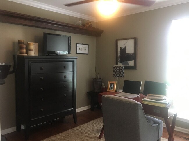 Building Photo - Beautiful 3Bd/2.5 Bath Goshen Woods Property