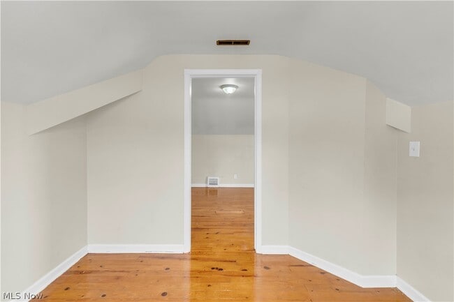 Building Photo - 15901 Edgewood Ave