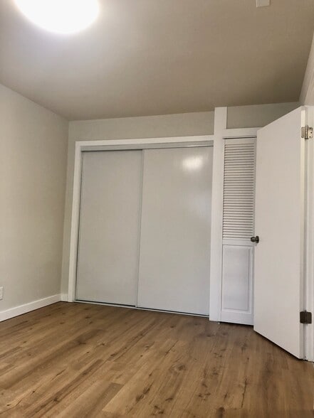 Building Photo - 3604 NE 73rd Pl