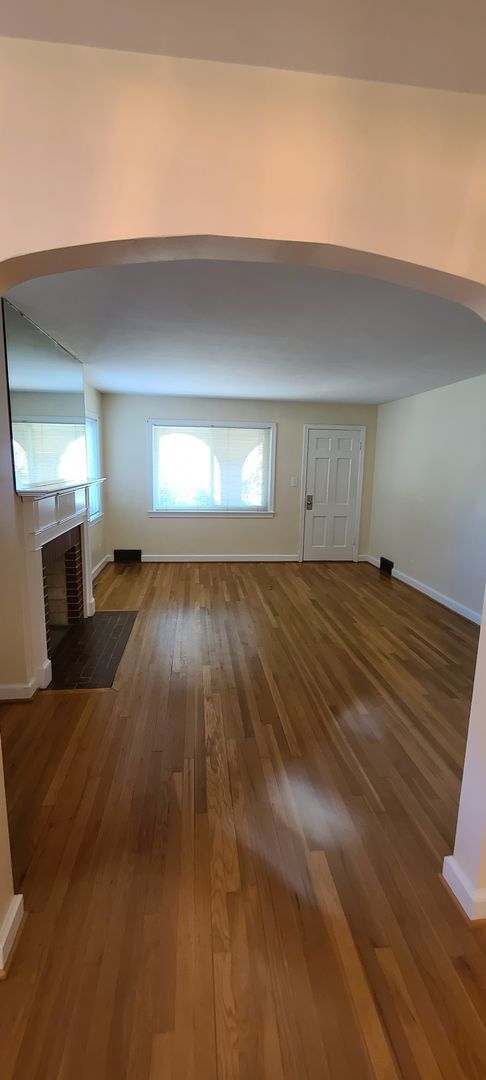 Building Photo - Lewisville Gem!