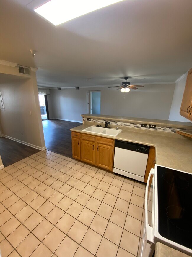 Building Photo - 12338 W Dorado Pl