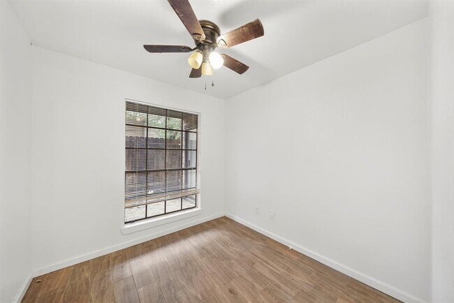 Building Photo - 10912 Gulf Fwy