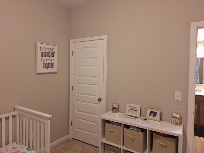 Building Photo - Outstanding Three Bedroom Home in the Ashcroft Community!