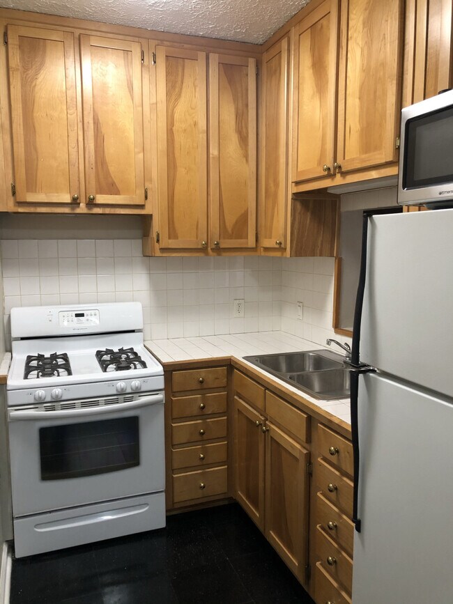 Building Photo - 1100 piedmont ave unit 3