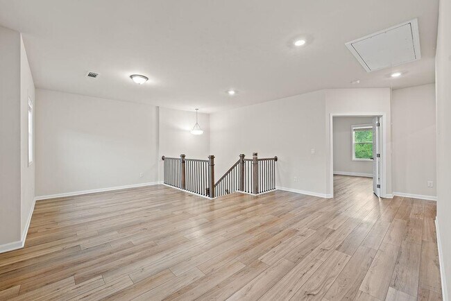 Building Photo - 4229 Brookmont Wy