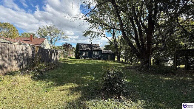 Building Photo - 218 Demaree Dr