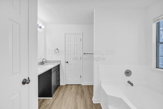 Building Photo - 4084 Waldrop Hills Dr