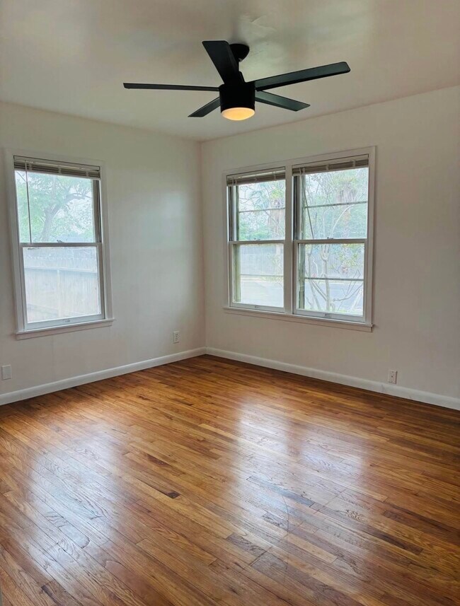 Building Photo - 1114 Belmeade Dr