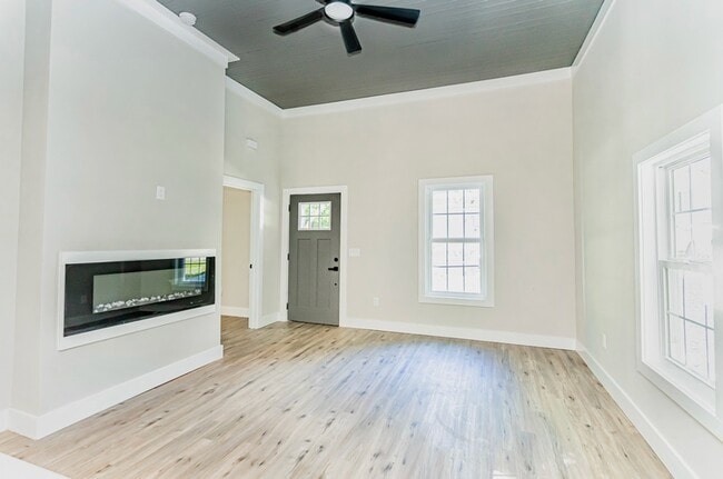 Building Photo - 1218 1st Ave