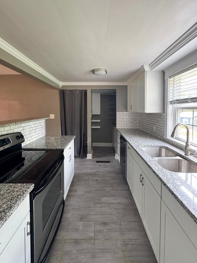 Building Photo - Charming 3 Bed 2 Bath Fayetteville Home