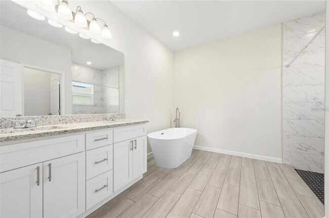 Building Photo - 719 Martin Ln