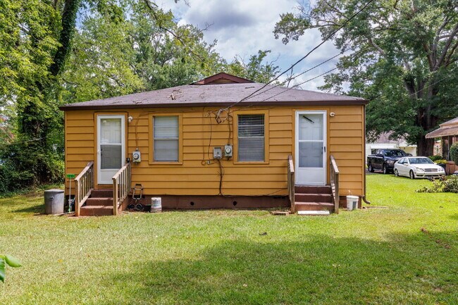 Building Photo - 2 Bedroom Duplex in Bessemer