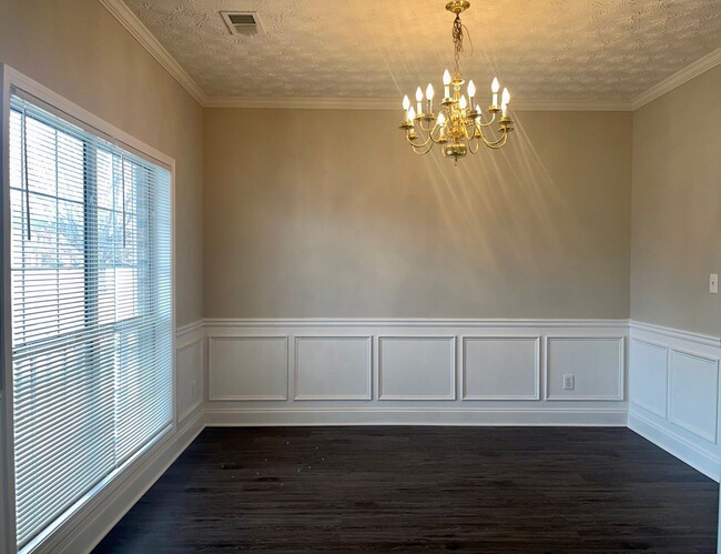 Building Photo - JUST REDUCED--$1895 for a 4 Bed/2.5 Bath Home In Swim/Tennis Community in McDonough!