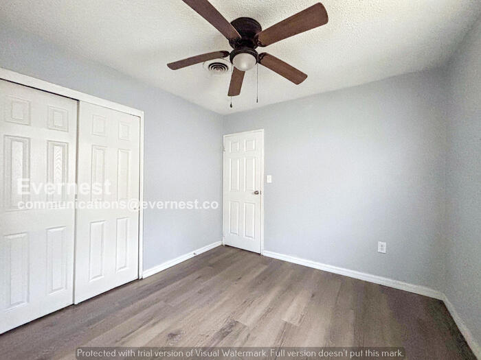 Building Photo - 2112 Wolf Rd