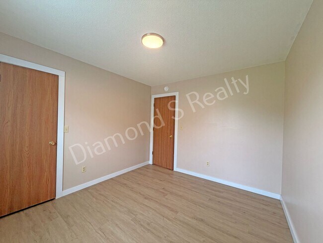 Building Photo - 1508 W Rainey St