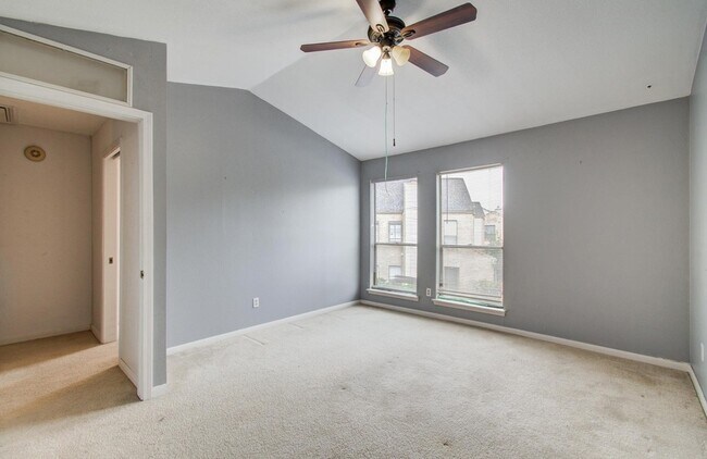 Building Photo - 8299 Cambridge St