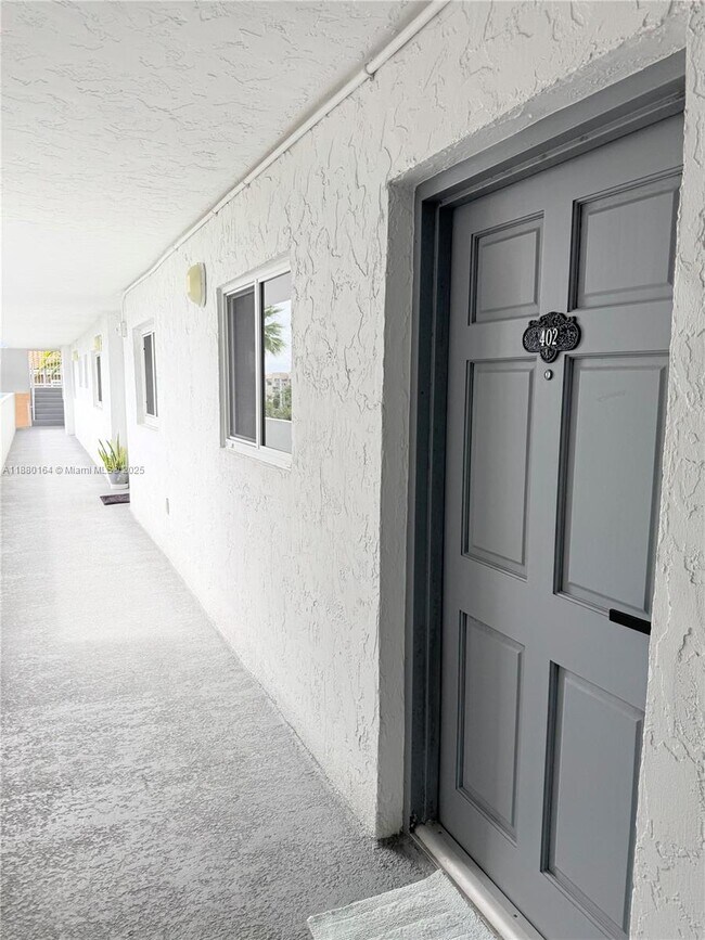 Building Photo - 4000 NE 170th St