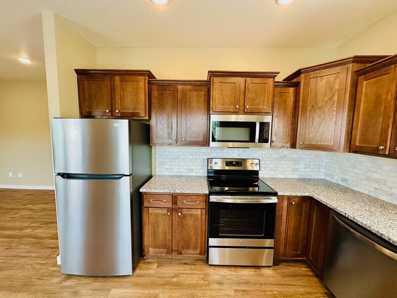 Building Photo - 224 Silverleaf Ln