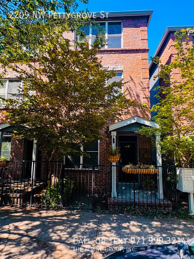 Primary Photo - 2209 NW Pettygrove St