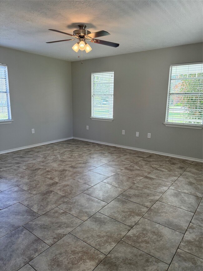 Building Photo - 615 Texas St