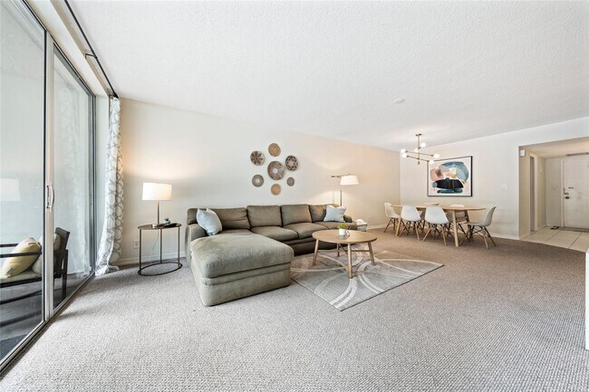 Building Photo - 3150 N Course Ln