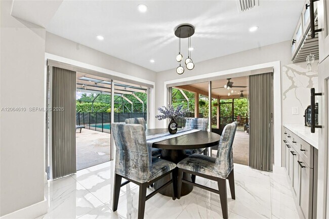 Building Photo - 821 Ramblewood Dr