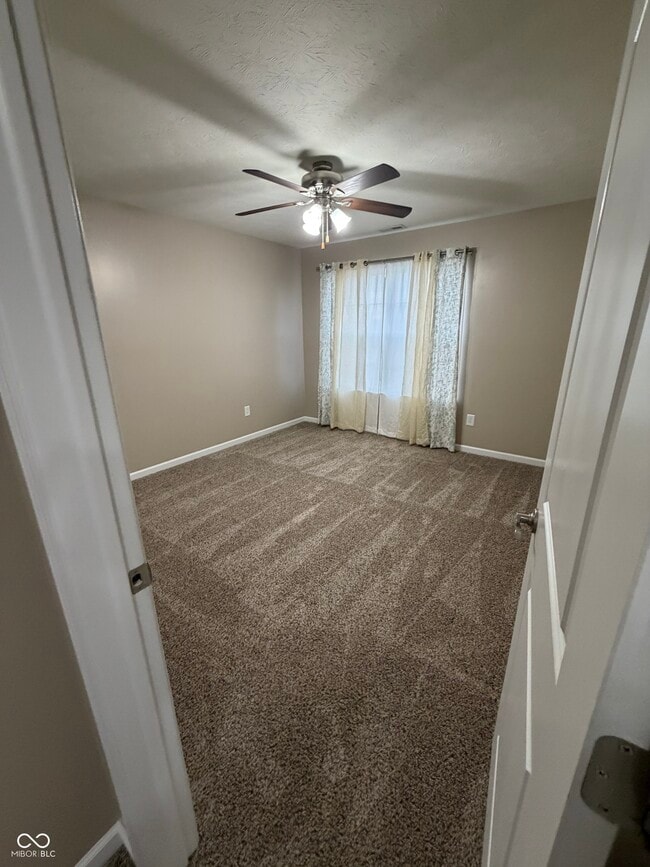 Building Photo - 9660 Angelica Dr