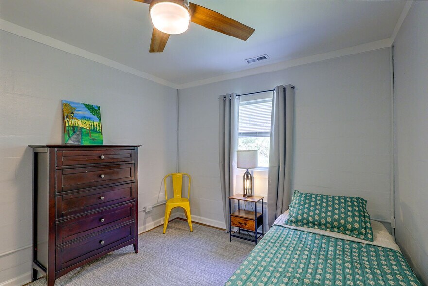 Building Photo - 369 Tanglewood Acres Dr