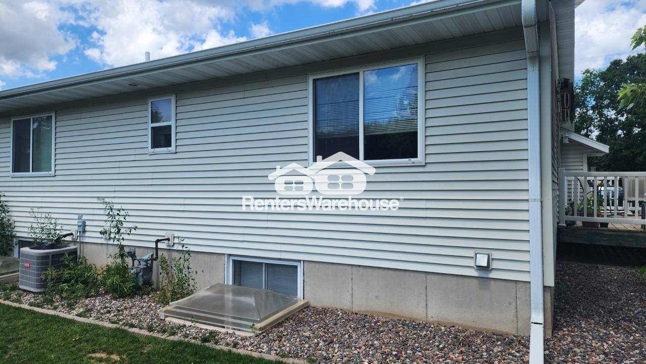 Building Photo - 17555 53rd Ave