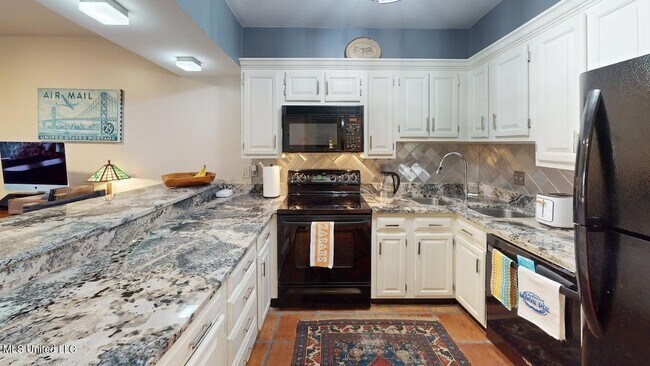 Building Photo - 520 Beach Blvd