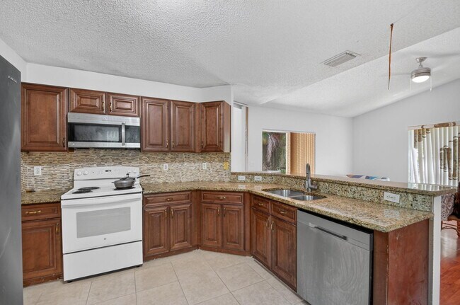 Building Photo - 8332 Bermuda Sound Way