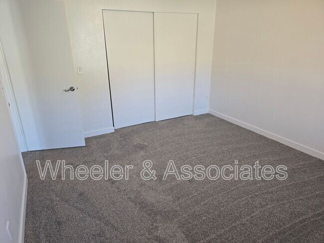 Building Photo - 5630 E 5630 S