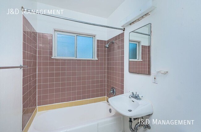 Building Photo - 2231 Meade Ave